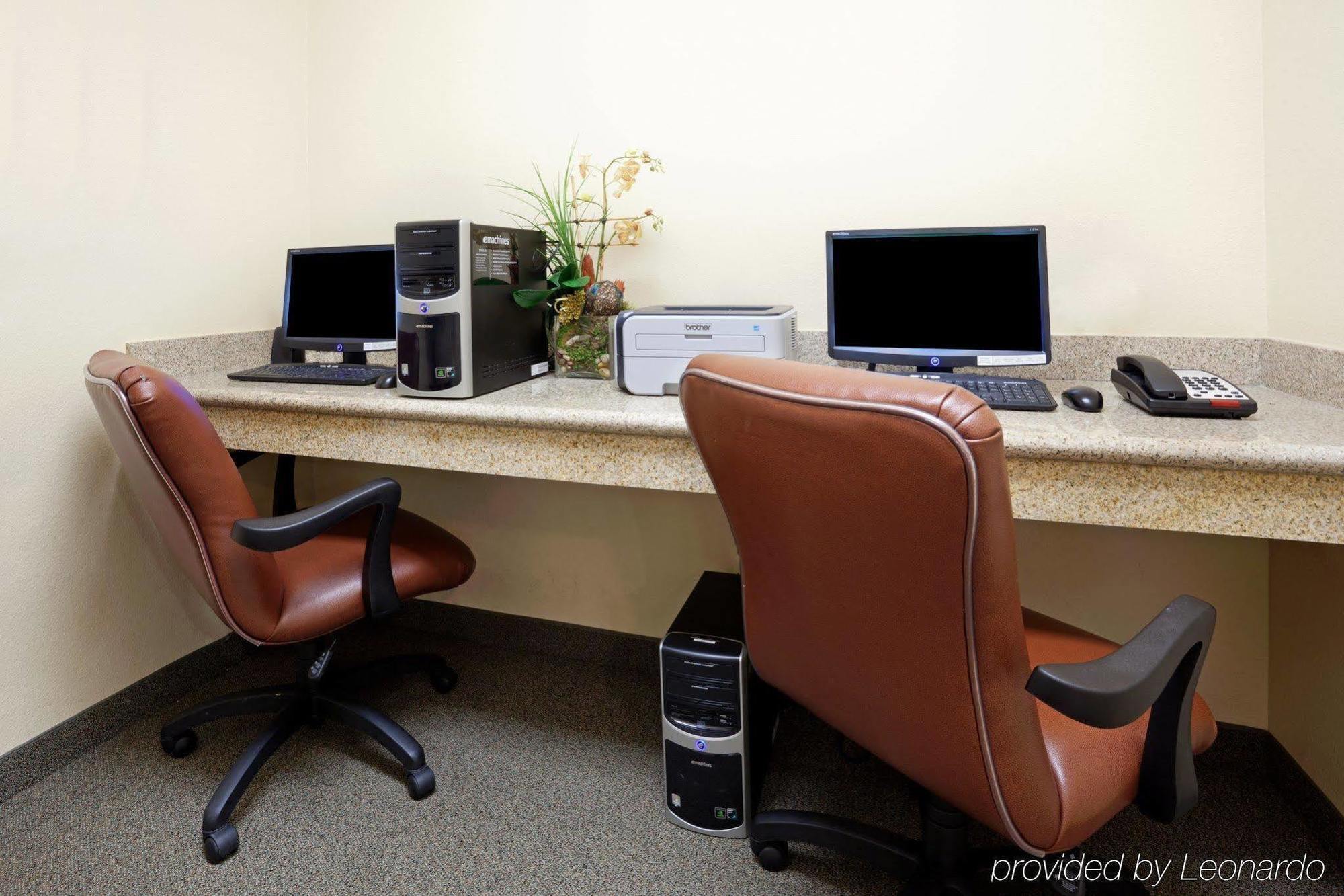 Candlewood Victoria By Ihg Facilities photo