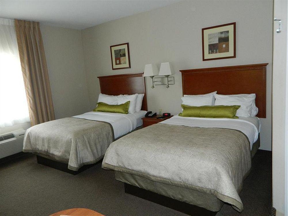 Candlewood Victoria By Ihg Exterior photo